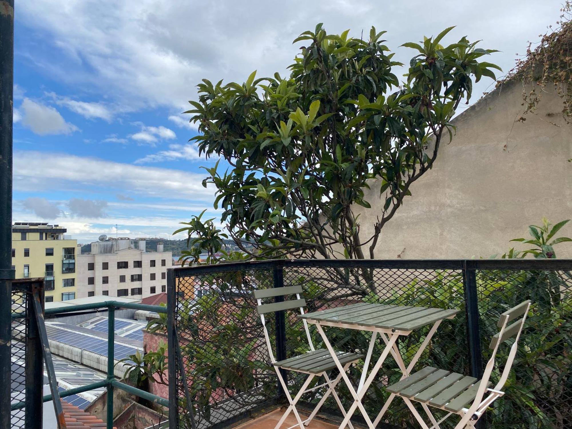 Terrace House Hostel Lisbon Exterior photo